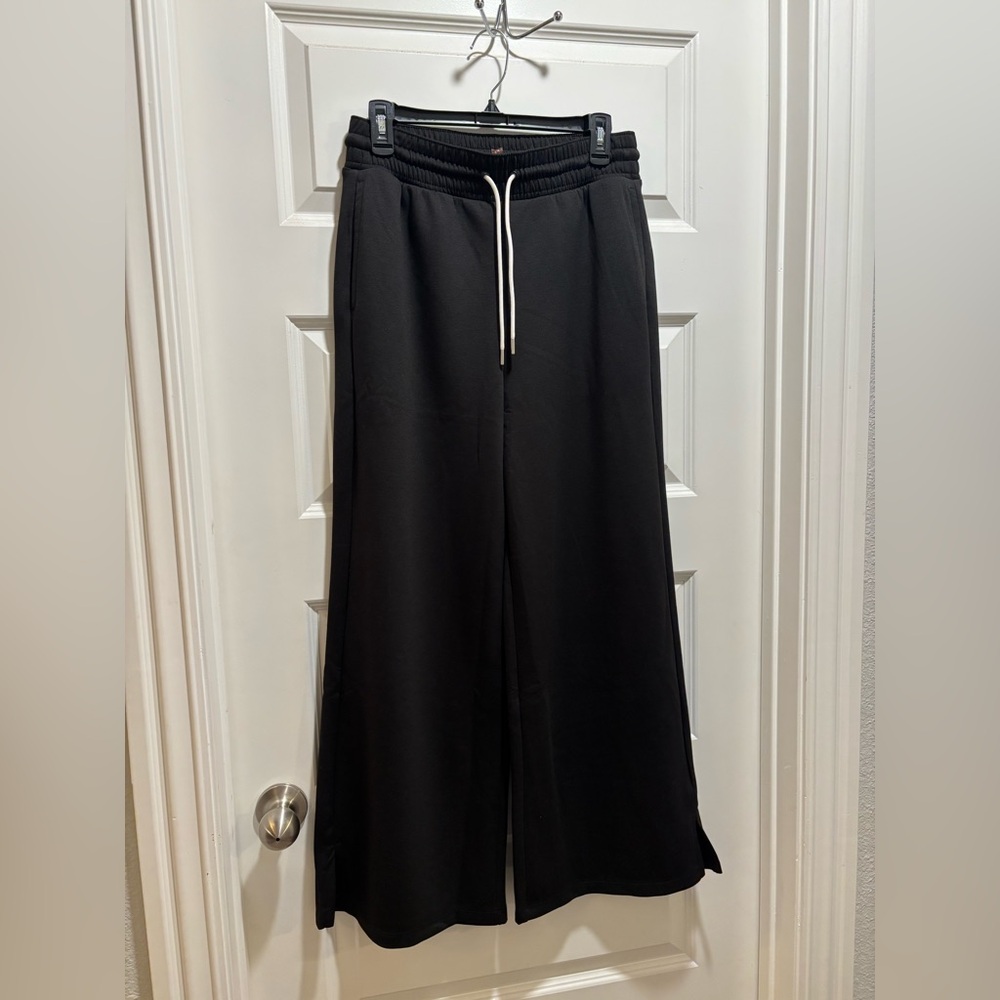 Zenana Outfitters Black Wide-Leg Joggers